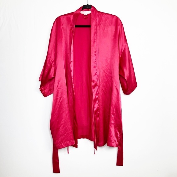 VICTORIA’S Secret red satin mini kimono robe - Picture 9 of 10